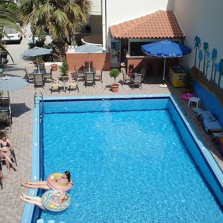 Akatos Hotel Agia Marina Eksteriør billede