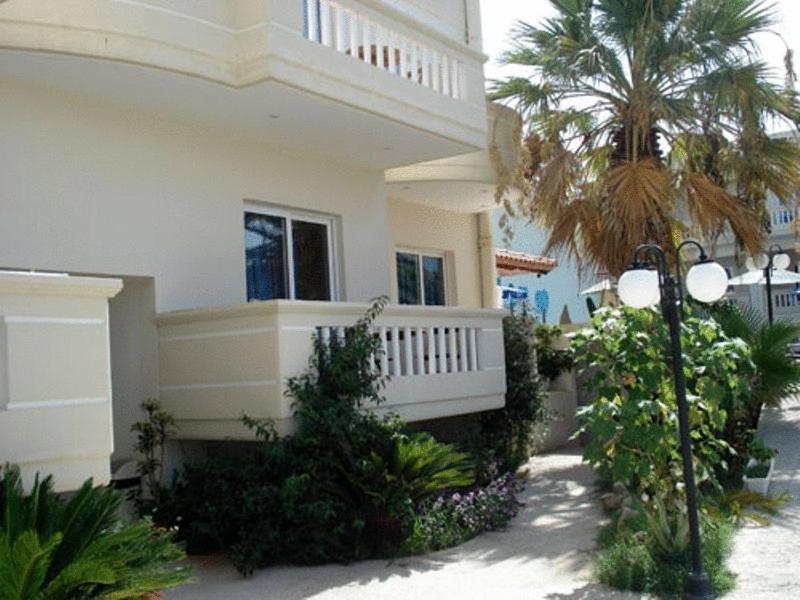Akatos Hotel Agia Marina Eksteriør billede