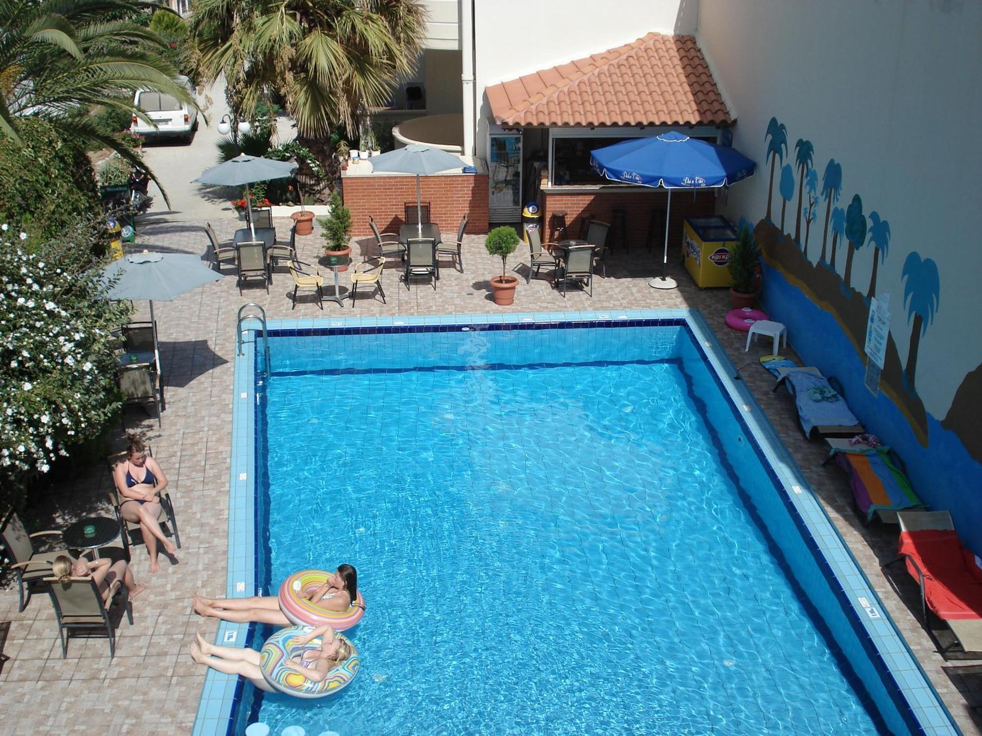 Akatos Hotel Agia Marina Eksteriør billede