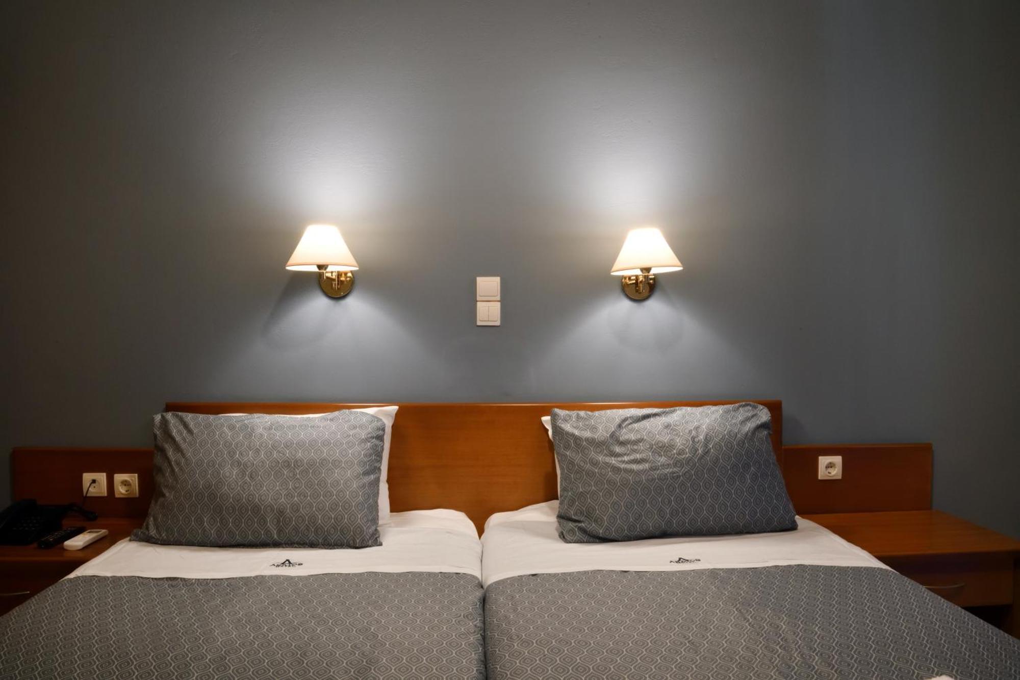 Akatos Hotel Agia Marina Eksteriør billede