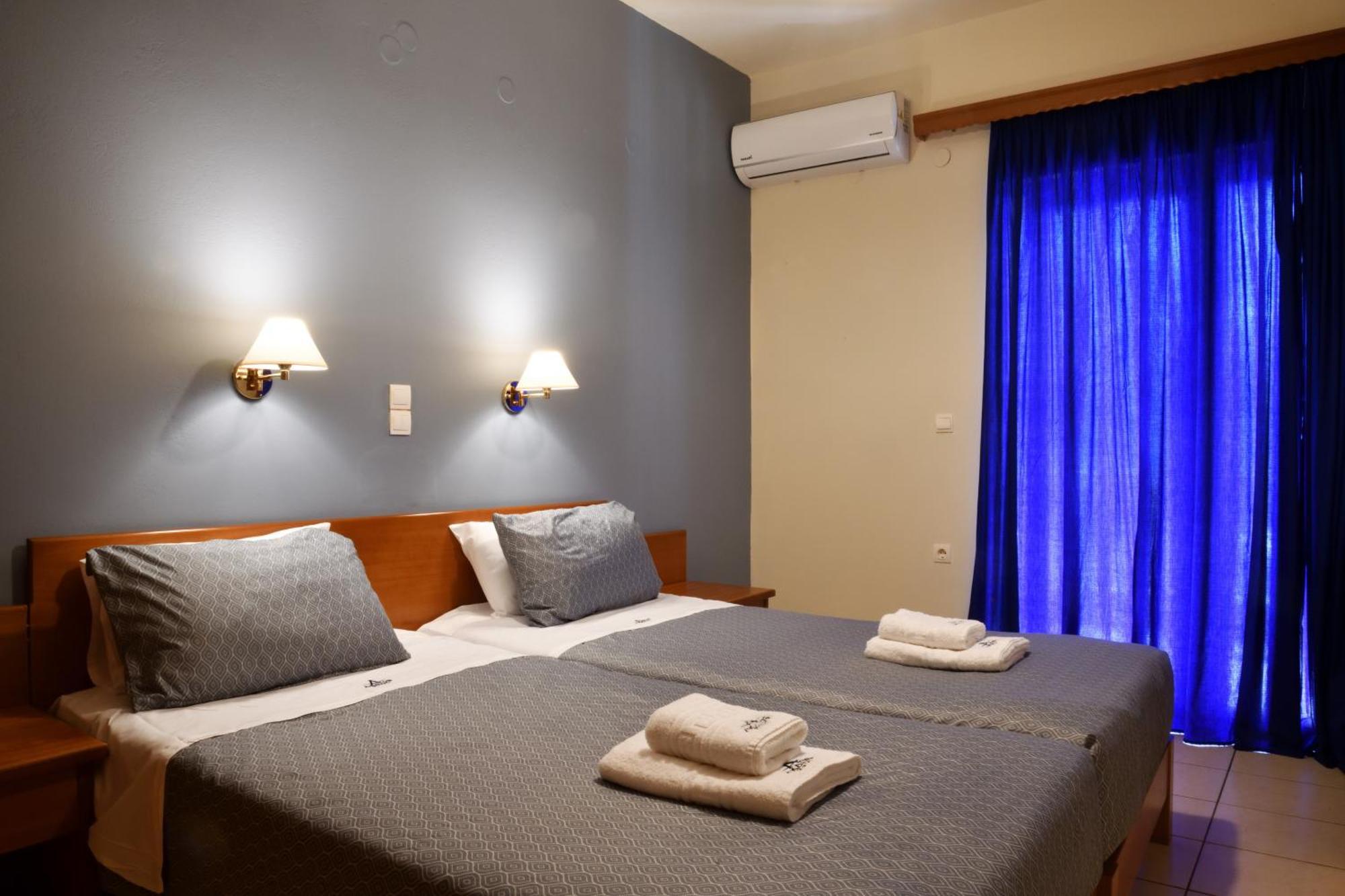 Akatos Hotel Agia Marina Eksteriør billede