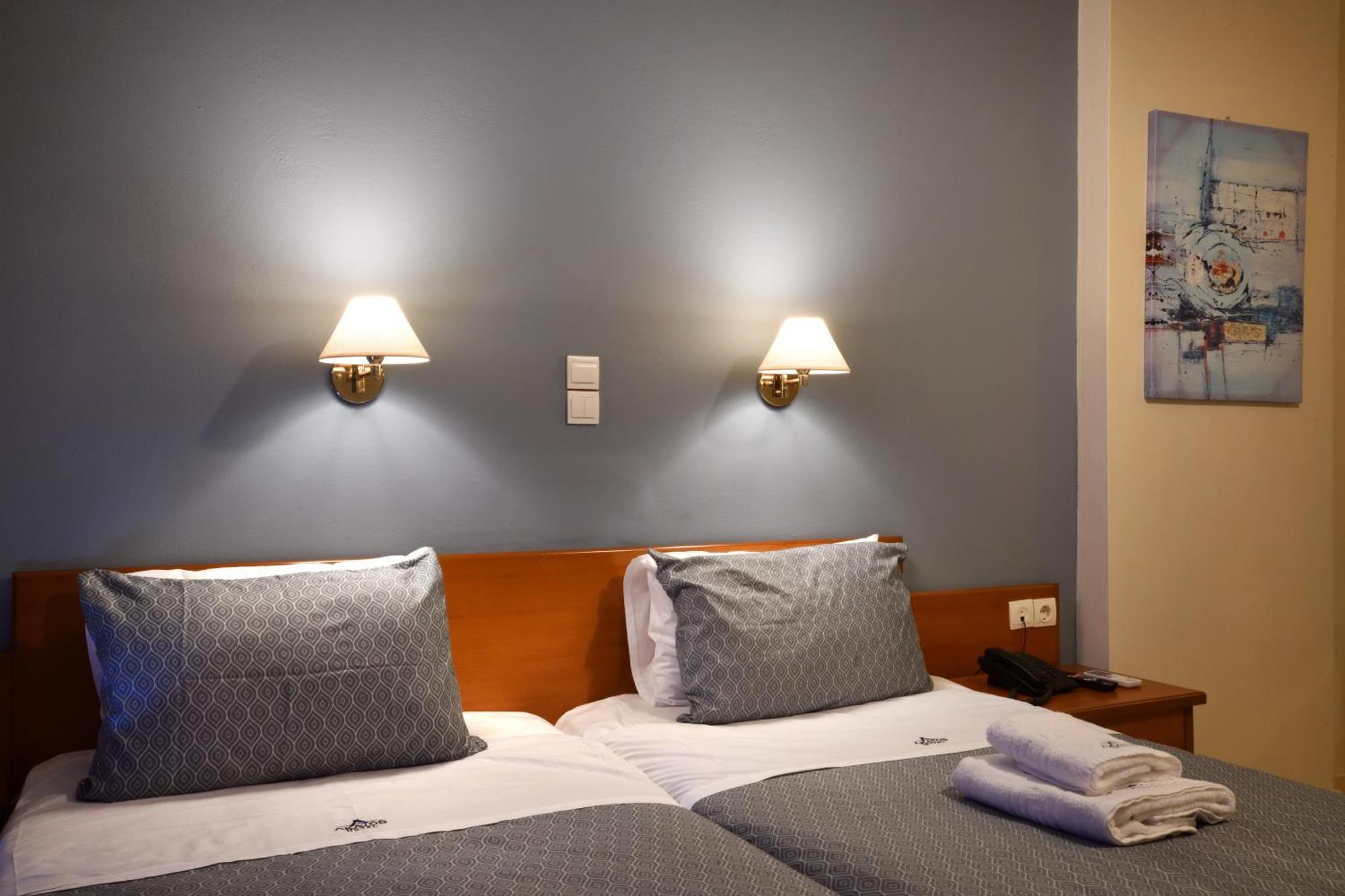 Akatos Hotel Agia Marina Eksteriør billede