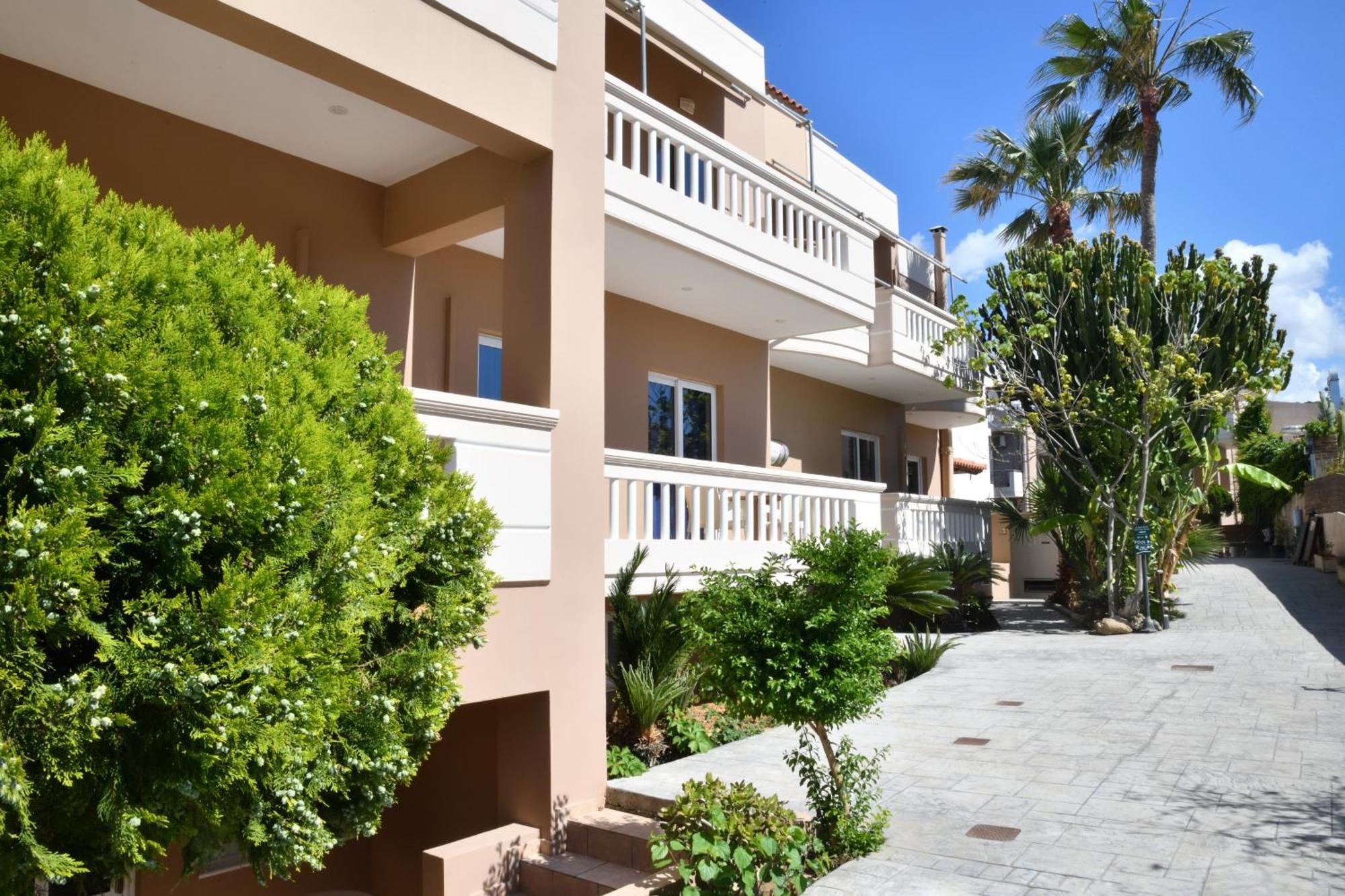 Akatos Hotel Agia Marina Eksteriør billede