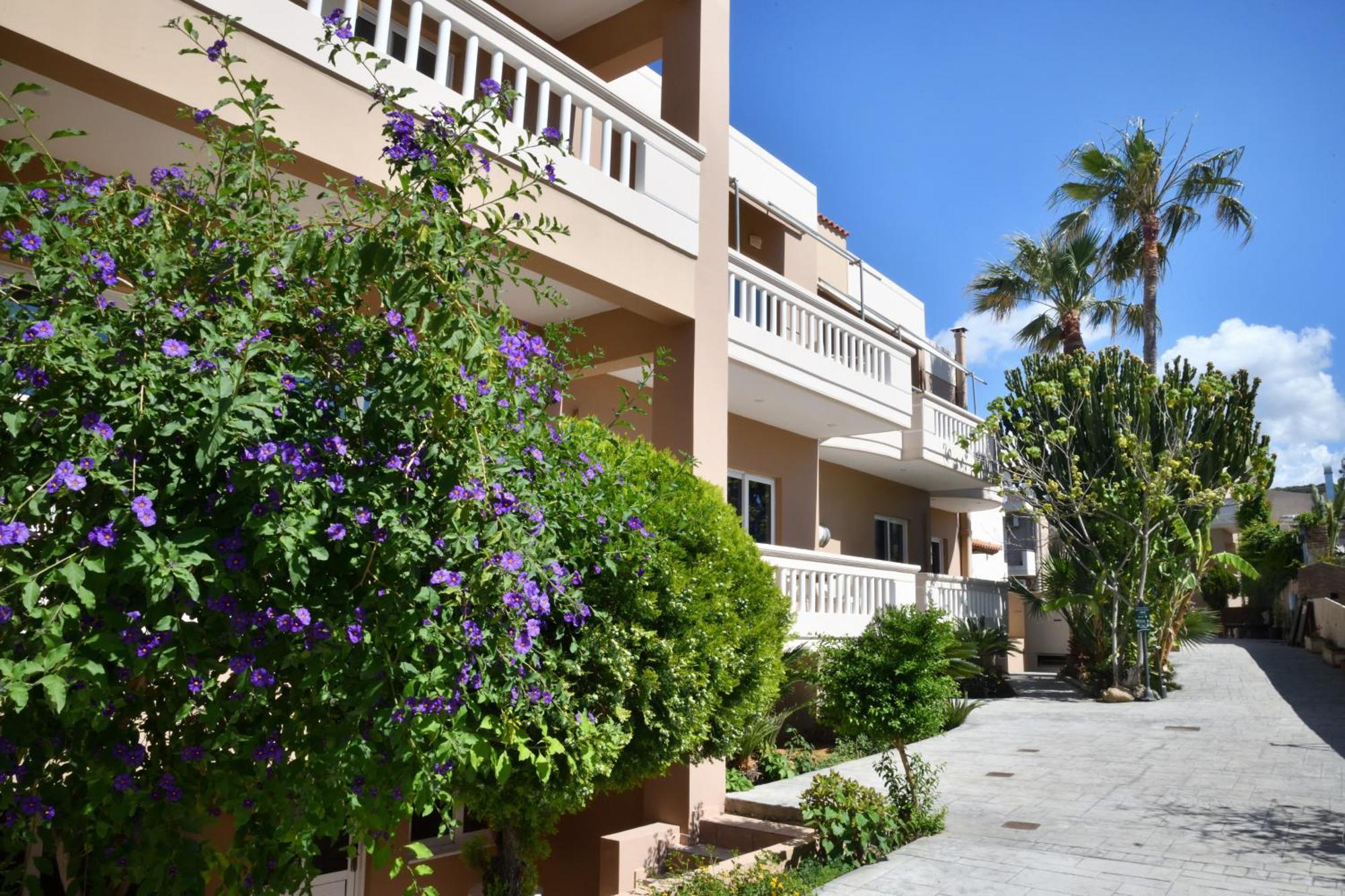 Akatos Hotel Agia Marina Eksteriør billede