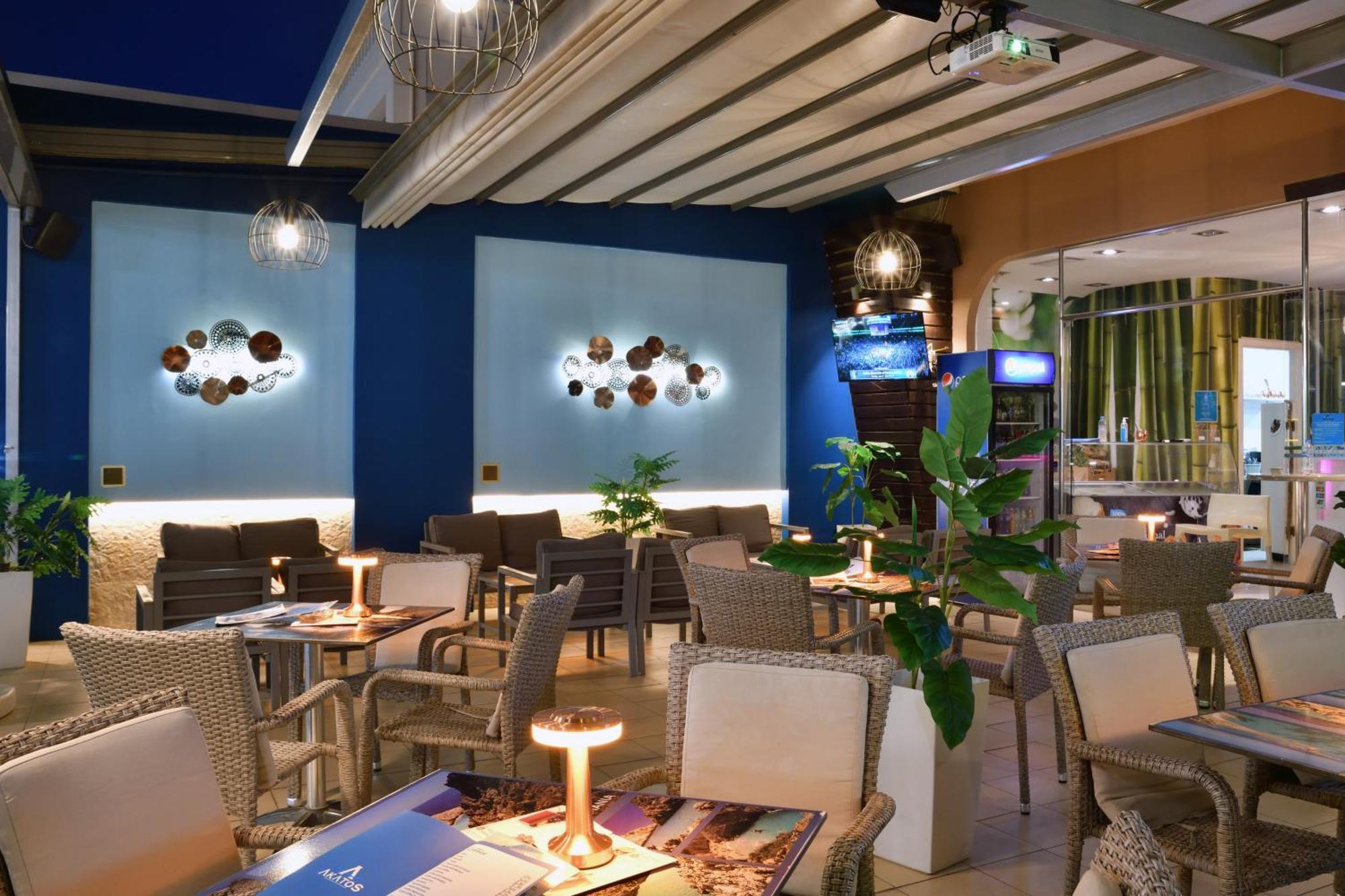 Akatos Hotel Agia Marina Eksteriør billede