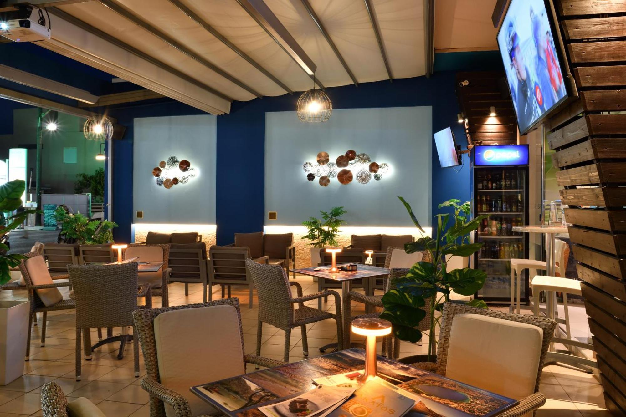 Akatos Hotel Agia Marina Eksteriør billede