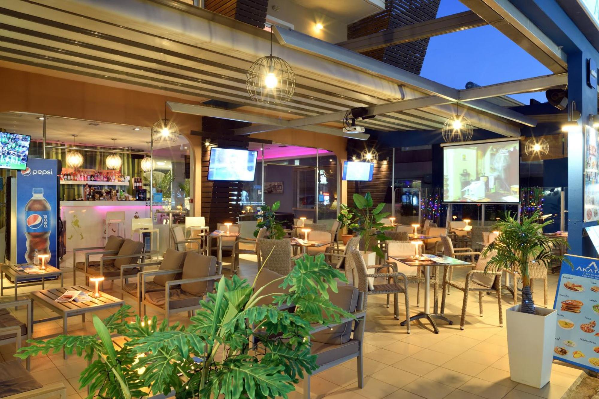 Akatos Hotel Agia Marina Eksteriør billede