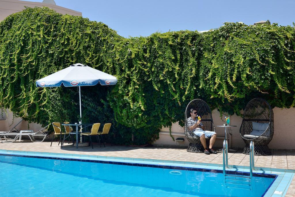 Akatos Hotel Agia Marina Eksteriør billede